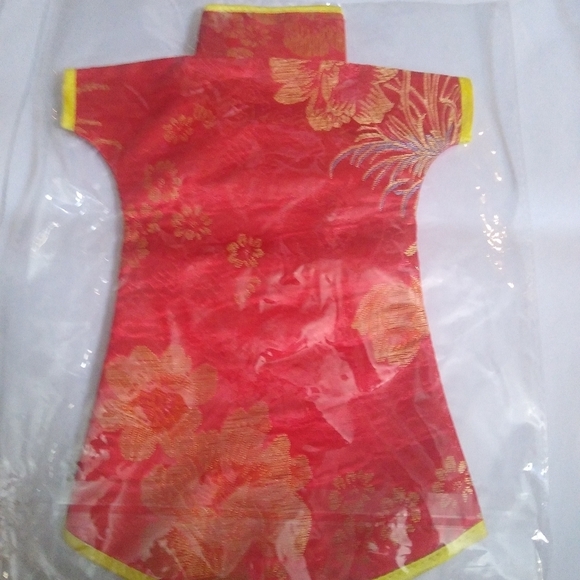 #1 Chinese Dress Wine Bottle Covers, Set of 4 - Picture 7 of 10